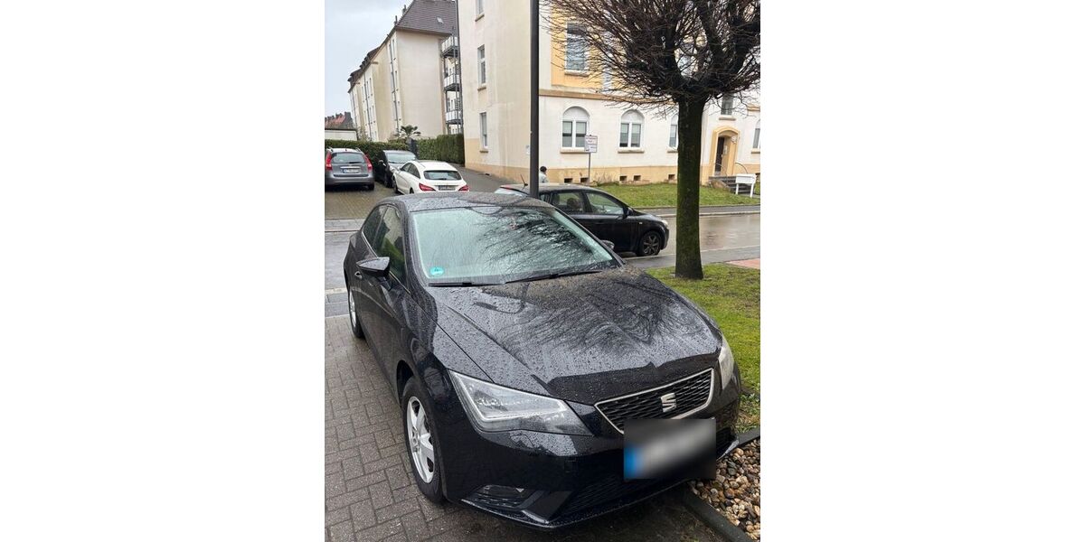 Seat Leon 112.000 km 9.490 &euro; Recklinghausen 45657