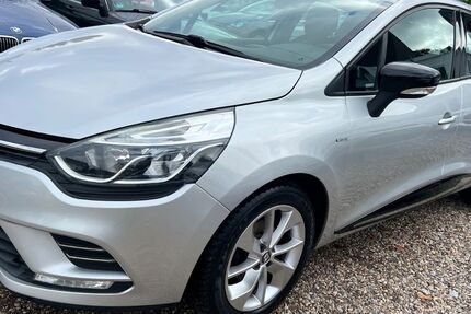 Renault Clio 83.000 km 9.999 € Essen 45355