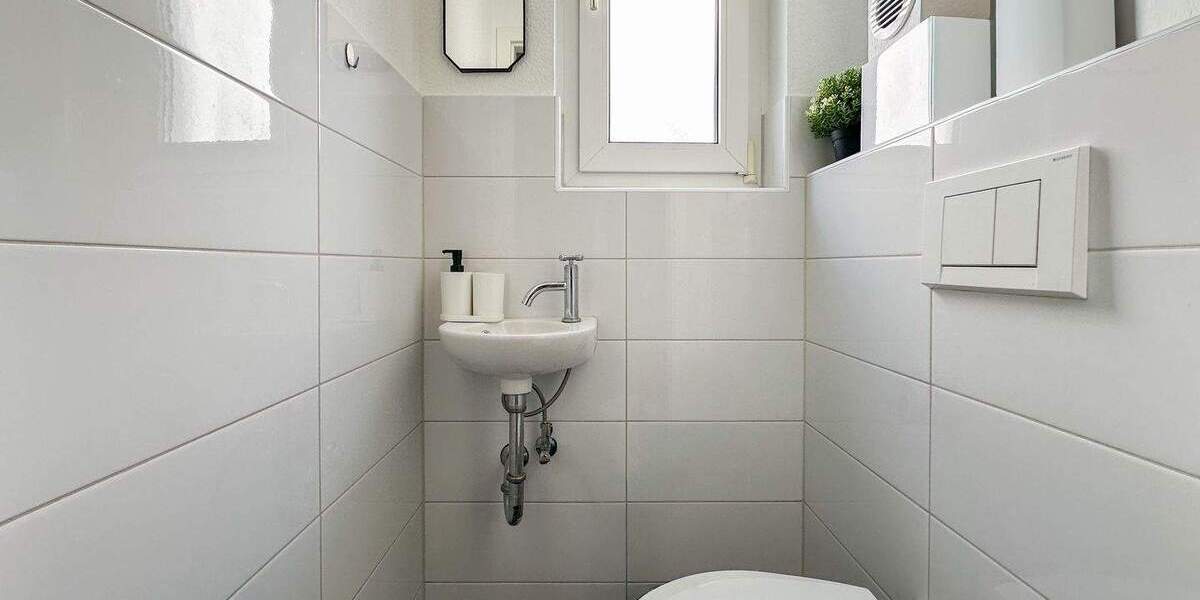 Etagenwohnung Düsseldorf Grafenberg - 3 Zimmer, 100 m&sup2;, 1.300&euro; | Angebot:25471853