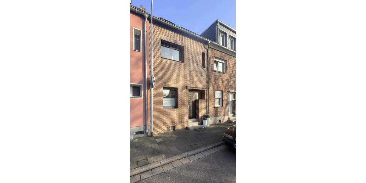 Provisionsfrei: Renoviertes Haus *Einbauküche *Energiekl. E *Ausbaureserve *Mehrgenerationsfähig 5 zimmer