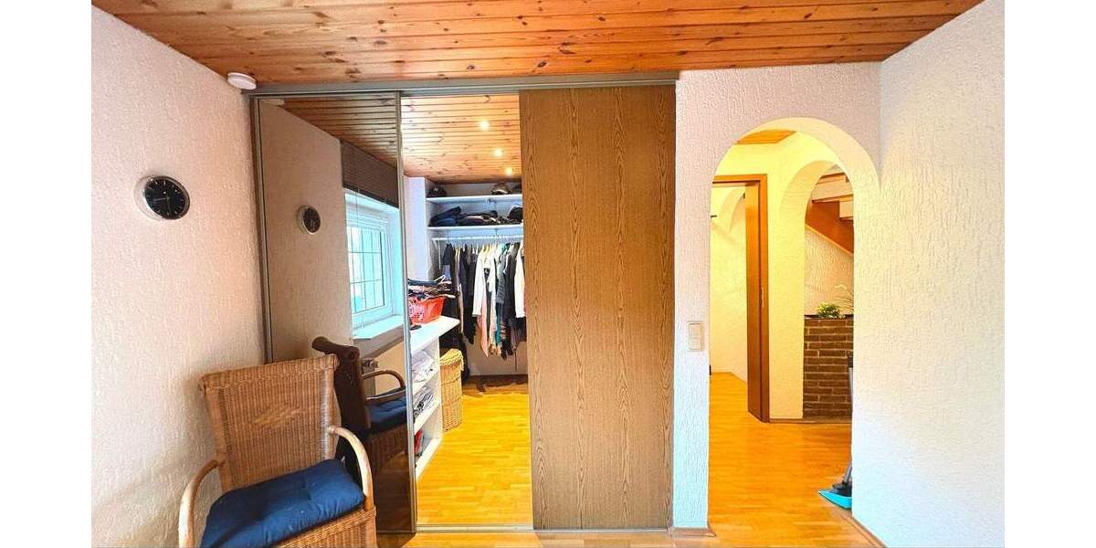 Einfamilienhaus Essen Schonnebeck - 4 Zimmer, 115 m&sup2;, 330.000&euro; | Angebot:24033290