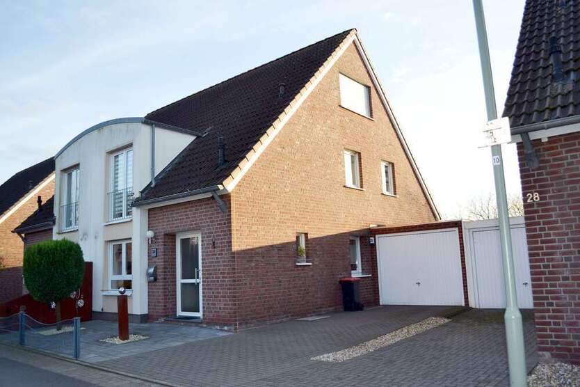 Haus zum Kaufen in Krefeld 535.000 € 121 m²