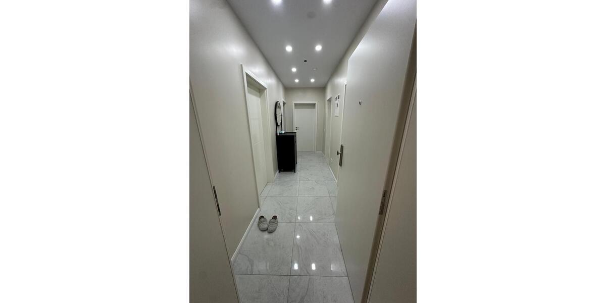 Attraktive 4-Zimmer-Wohnung mit großen Balkon in Krefeld-Cracau 4 zimmer