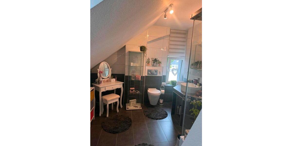 Doppelhaushälfte Duisburg Rheinhausen - 8 Zimmer, 180 m&sup2;, 520.000&euro; | Angebot:27083305