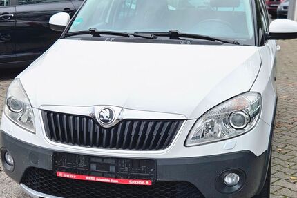 Skoda Fabia 107.000 km 8.199 € Essen 45356