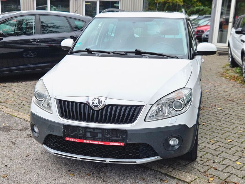 Skoda Fabia 107.000 km 8.199 € Essen 45356