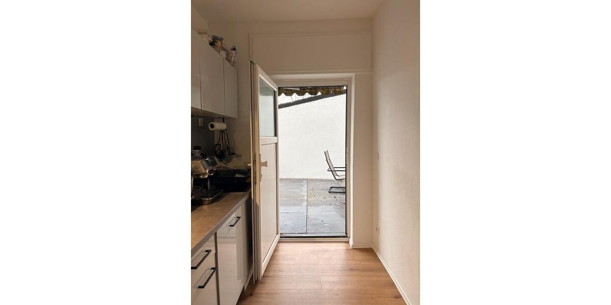 Lichtdurchflutete 100qm Wohnung im Herzen vom Resser -Markt 3 zimmer