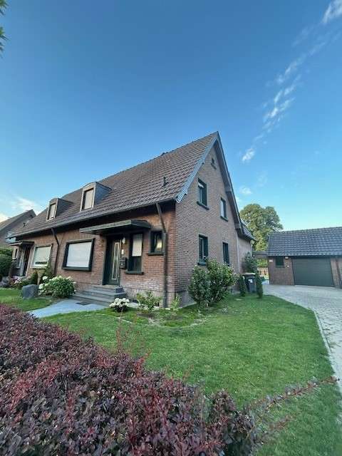 Haus zum Mieten in Moers 1.650 € 140 m²