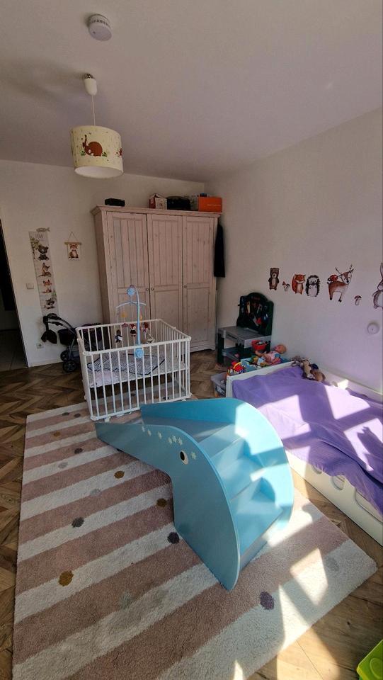 Wohnung im Reihenhausstil mit eigenem Eingang, Garten und Garage