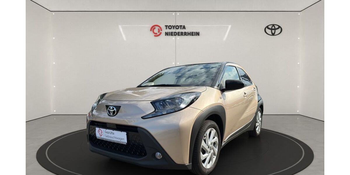 Toyota Aygo (X) 24.800 km 15.775 &euro; Krefeld 47809