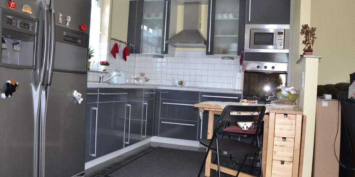 Etagenwohnung Düsseldorf Unterrath - 4 Zimmer, 99 m&sup2;, 1.450&euro; | Angebot:25111674