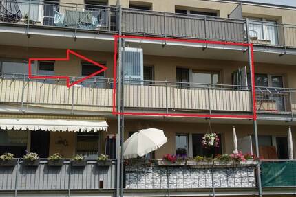 RUHIGE, GEPFLEGTE WOHNUNG IN WERSTEN 1. ETAGE GROßER BALKON INS GRÜNE KOMPLETT LAMINAT 2 zimmer