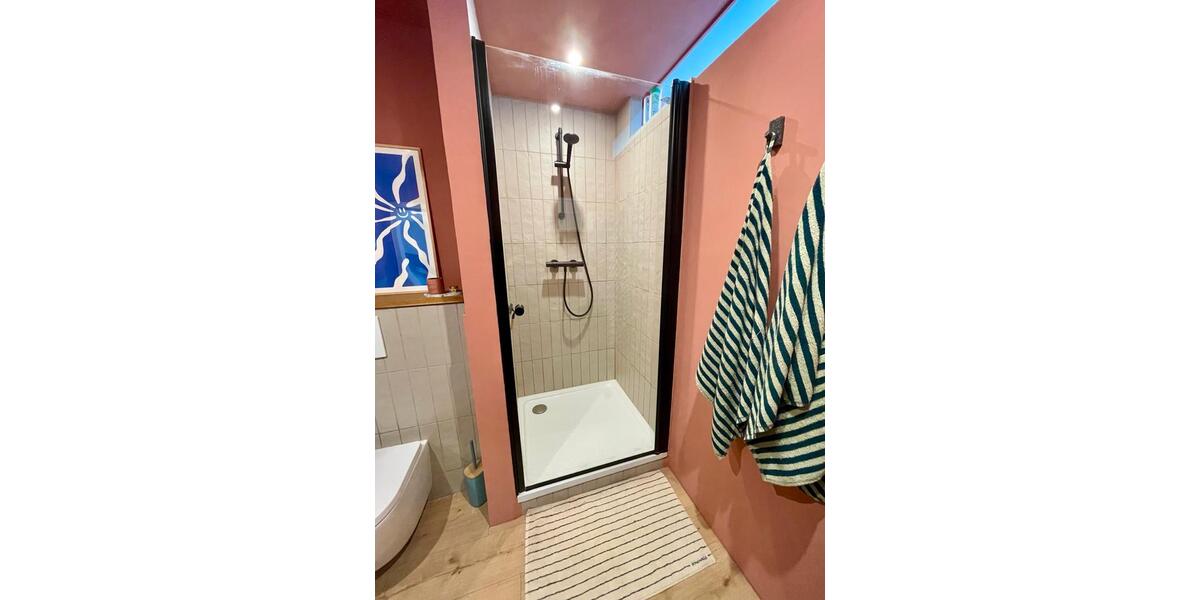 Dachgeschoßwohnung Krefeld Gellep-Stratum - 2.5 Zimmer, 60 m&sup2;, 178.000&euro; | Angebot:27197687