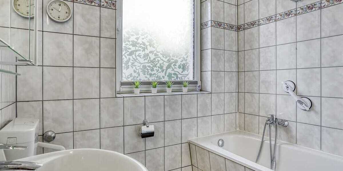 Zentral gelegene 3-Zimmer-Wohnung mit Balkon in gepflegtem 4-Parteienhaus 3 zimmer