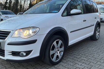 VW Touran 146.200 km 7.150 &euro; Düsseldorf 40625