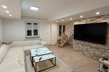 Großzügige 125 qm2 Maisonettewohnung mit 2 Eingängen 5 zimmer