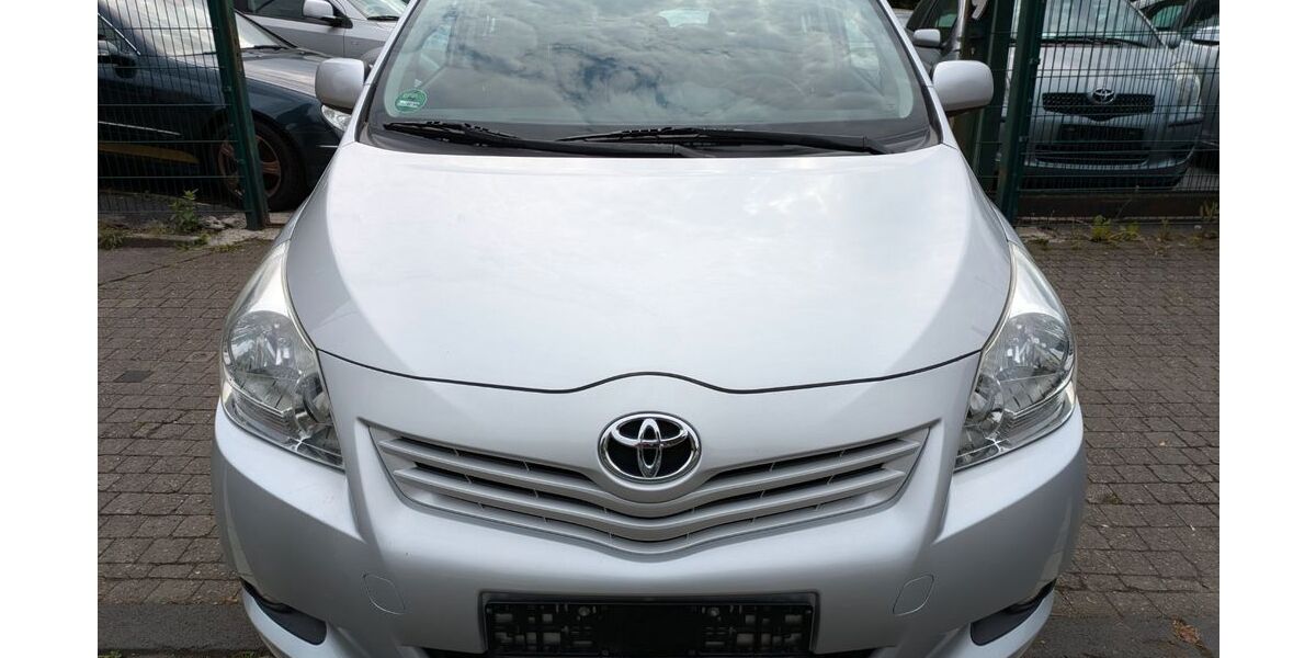 Toyota Verso 183.000 km 4.990 &euro; Essen 45359