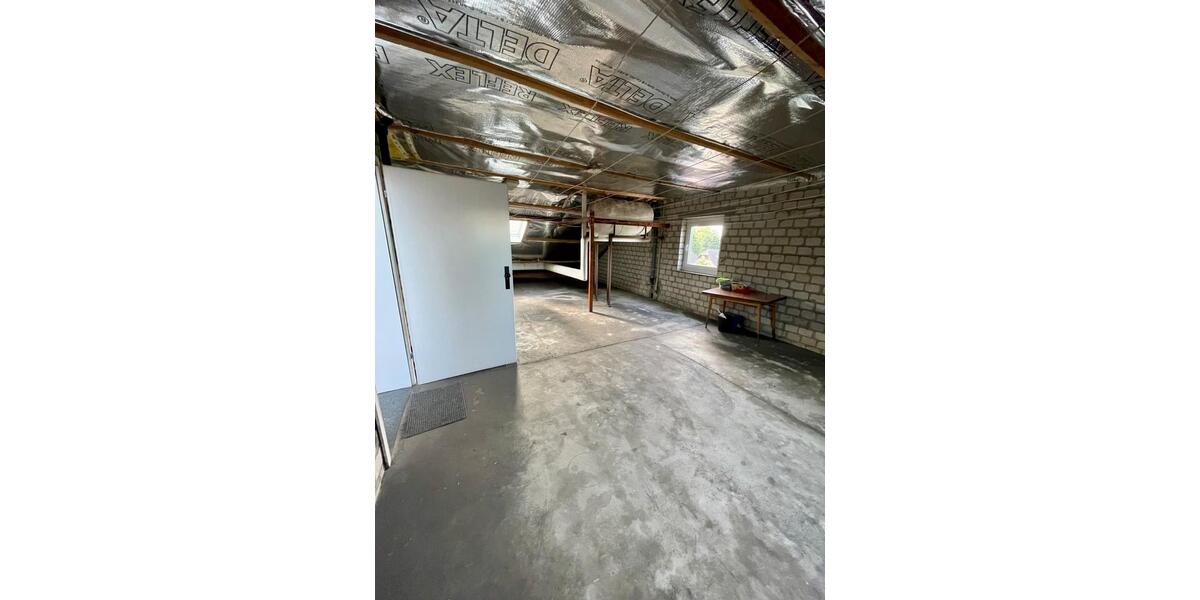 Dachgeschoßwohnung Krefeld Gellep-Stratum - 2.5 Zimmer, 60 m&sup2;, 178.000&euro; | Angebot:27197687