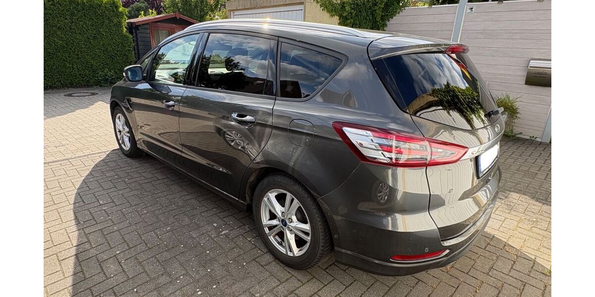 Ford S-Max 196.660 km 7.800 &euro; Voerde 46562