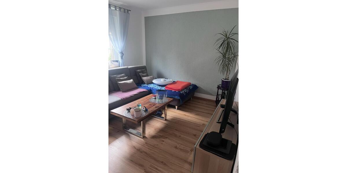 Reihenmittelhaus -modernisiert, gemütlich, mit Garten und Garagen 3.5 zimmer