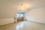 Dachgeschoßwohnung Krefeld Hülser Berg - 3 Zimmer, 57 m&sup2;, 800&euro; | Angebot:26365970