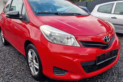 Toyota Yaris 183.000 km 3.490 € Oberhausen 46145