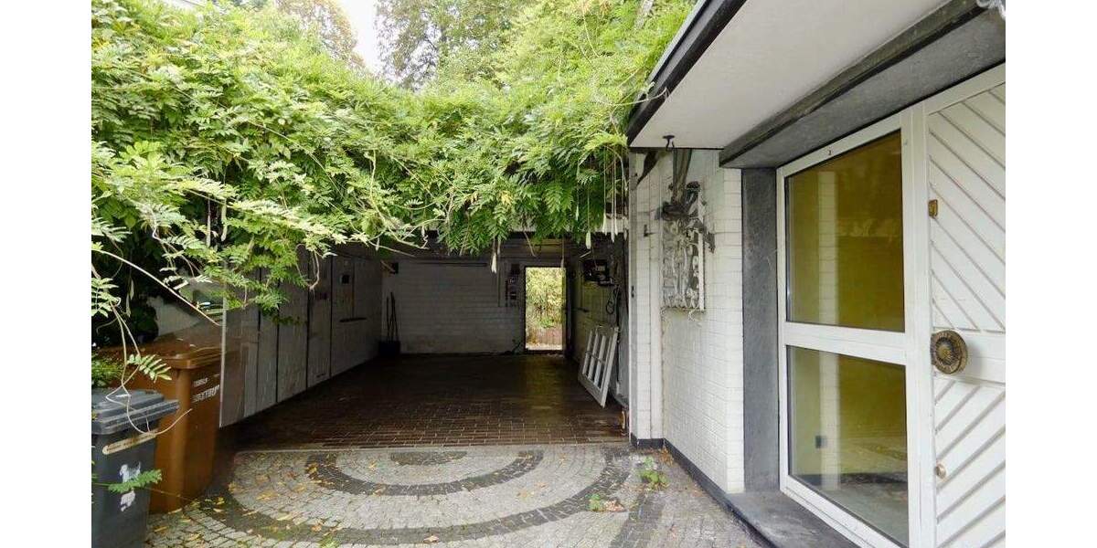 Großzügige Doppelhaushälfte mit XXL-Garage in exponierter Wohnlage von Hösel !! 5 zimmer