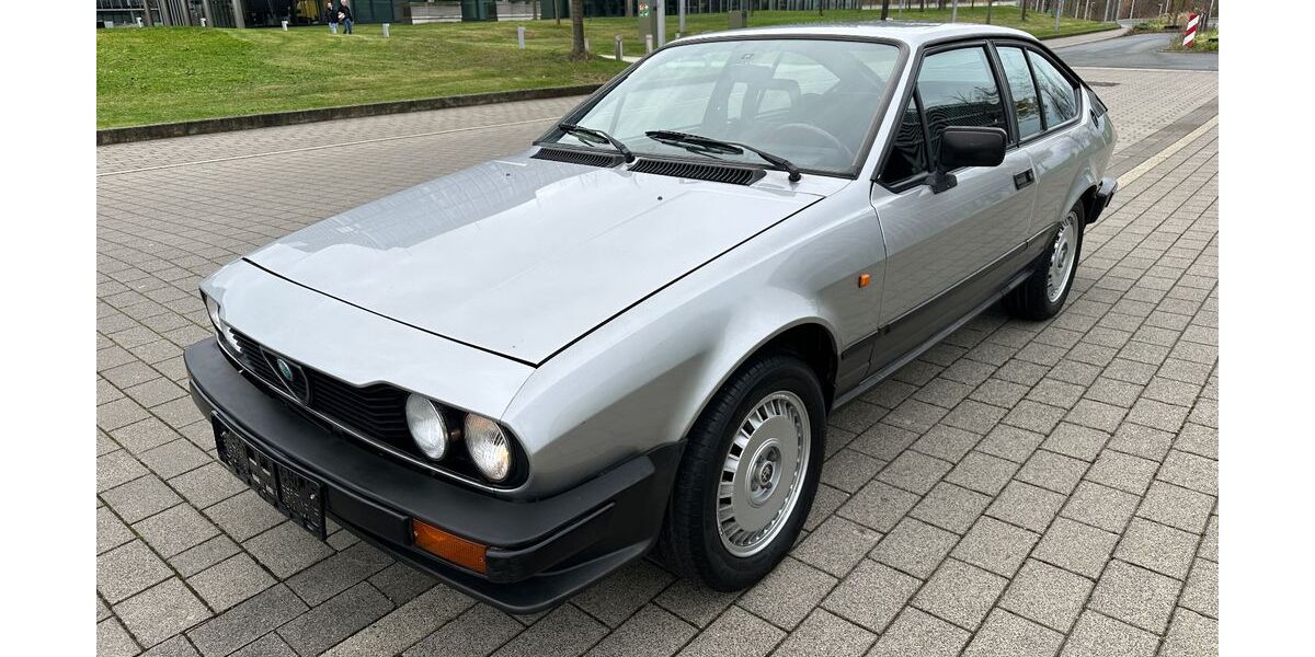 Alfa Romeo GTV 131.718 km 11.000 &euro; Essen 45131