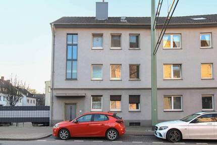Paketangebot: Zwei Wohnungen mit Ausbaupotenzial DG, Balkon und Stellplatz in Duisburg-Obermeiderich 5 zimmer