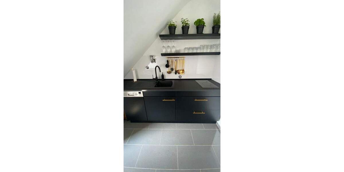 Investition mit Herz - Dachgeschosstraum mit Balkon - vermietet 3 zimmer