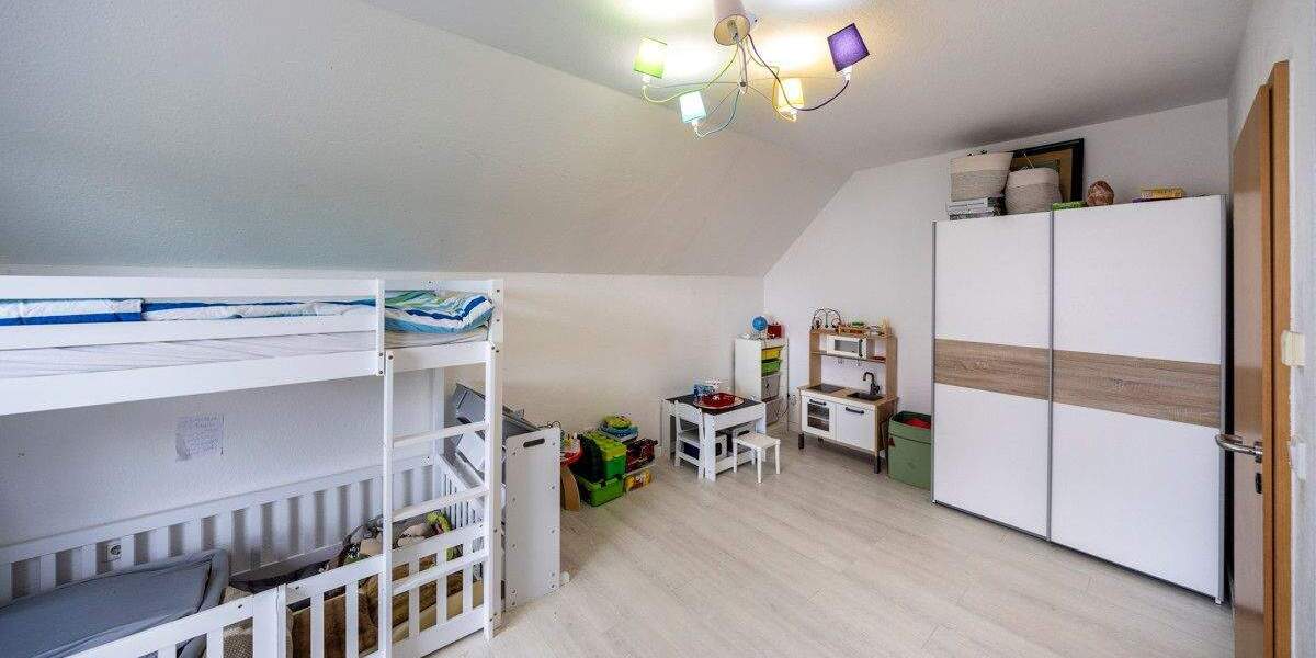 Reiheneckhaus mit 5 Zimmern und Garten in familienfreundlicher Lage von Osterath 5 zimmer