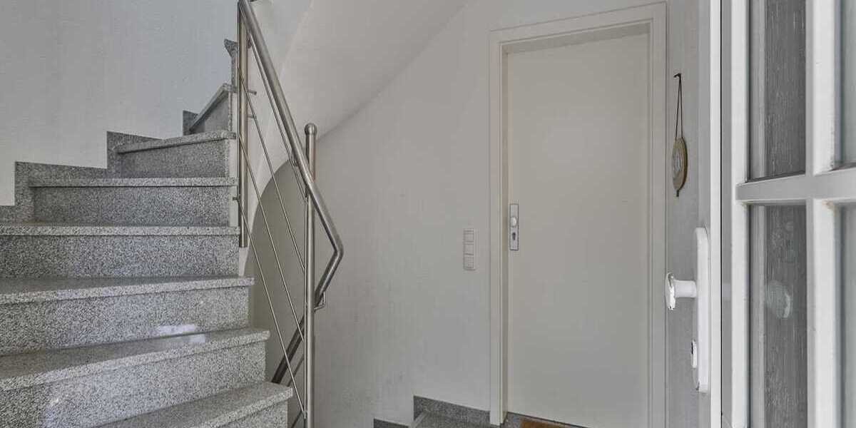 Vermietetes Zwei-Familien-Haus auf großem Grundstück in Ratingen-Hösel 1 zimmer