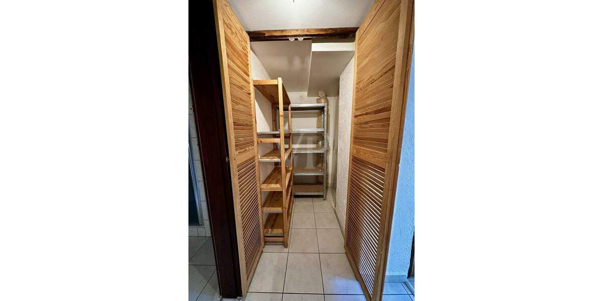 3-Zimmer-Altbau mit Terrasse und Privatzugang 3 zimmer