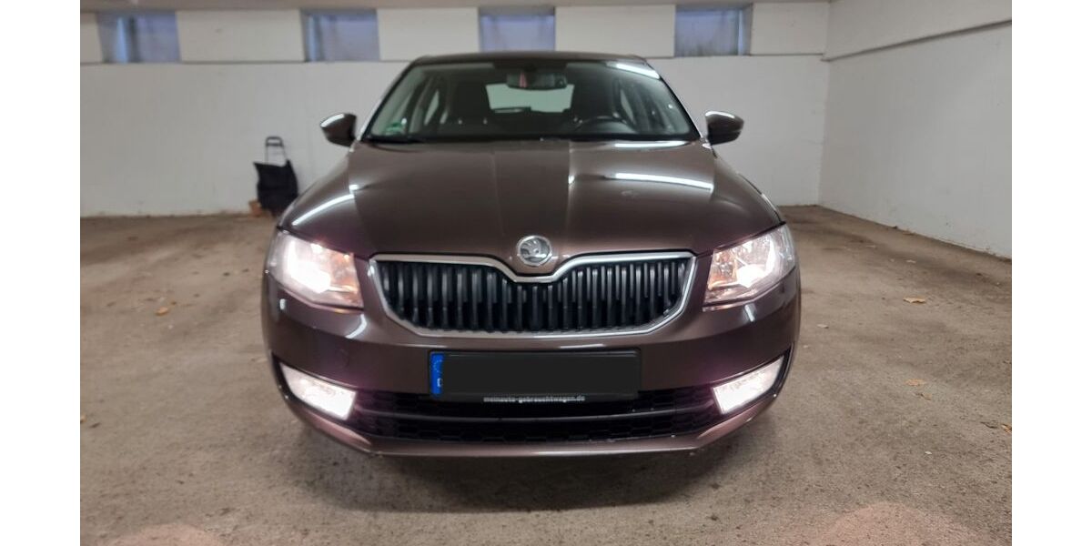 Skoda Octavia 151.000 km 7.990 &euro; Düsseldorf 40474
