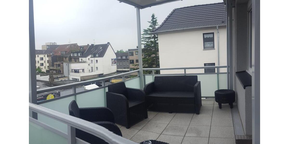 3-Zimmer-Wohnung mit großem Balkon und Sauna in zentraler Lage – 3 zimmer