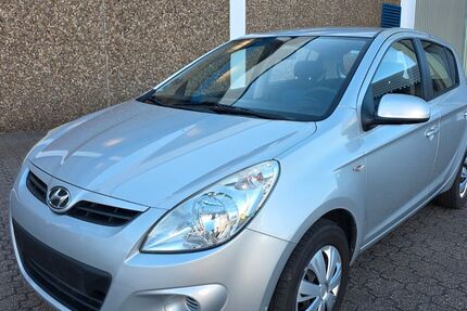Hyundai i20 96.000 km 3.899 &euro; Moers 47441