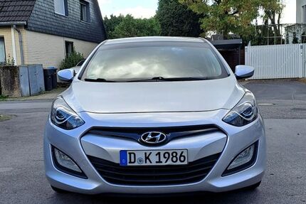Hyundai i30 99.915 km 6.800 &euro; Düsseldorf 40627
