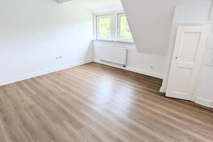 **Einziehen und wohlfühlen! +modernes Tageslichtbad +Laminat +weiße Wände +eigenes Gartenabteil** 3 zimmer