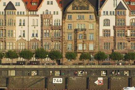 Erstklassige Lage am Rhein - Charmantes Altbauflair für Individualisten - teilmöbliert 2 zimmer