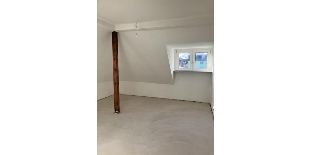 Gemütliche Dachgeschosswohnung mit Potential 3.5 zimmer