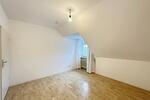Dachgeschoßwohnung Krefeld Hülser Berg - 3 Zimmer, 57 m&sup2;, 800&euro; | Angebot:26365970