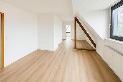 Renovierte 4,5-Zimmer Wohnung im Dachgeschoss zimmer