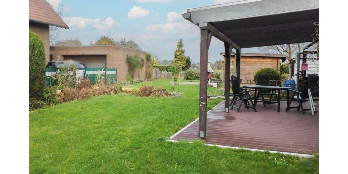 Schönes Bauernhaus mit großem Garten in top Lage von Menzelen-West 8 zimmer