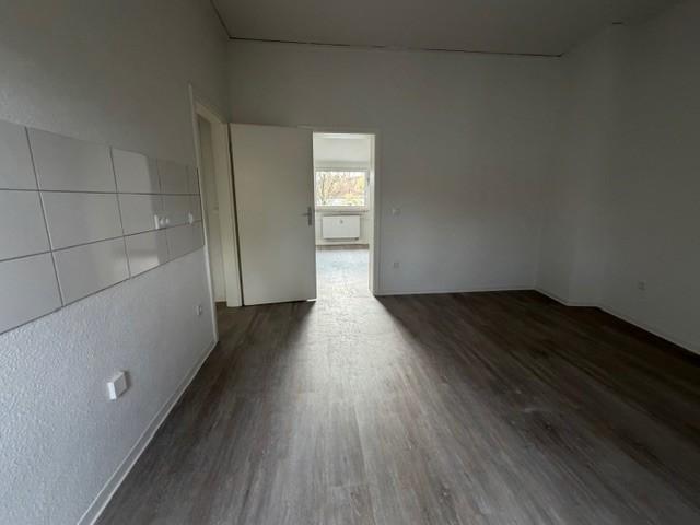 Dachgeschoßwohnung Essen Stadtbezirk VI - 4 Zimmer, 82 m&sup2;, 673&euro; | Angebot:25525686