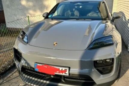 Porsche Macan 21.900 km 81.250 &euro; Duisburg 47279