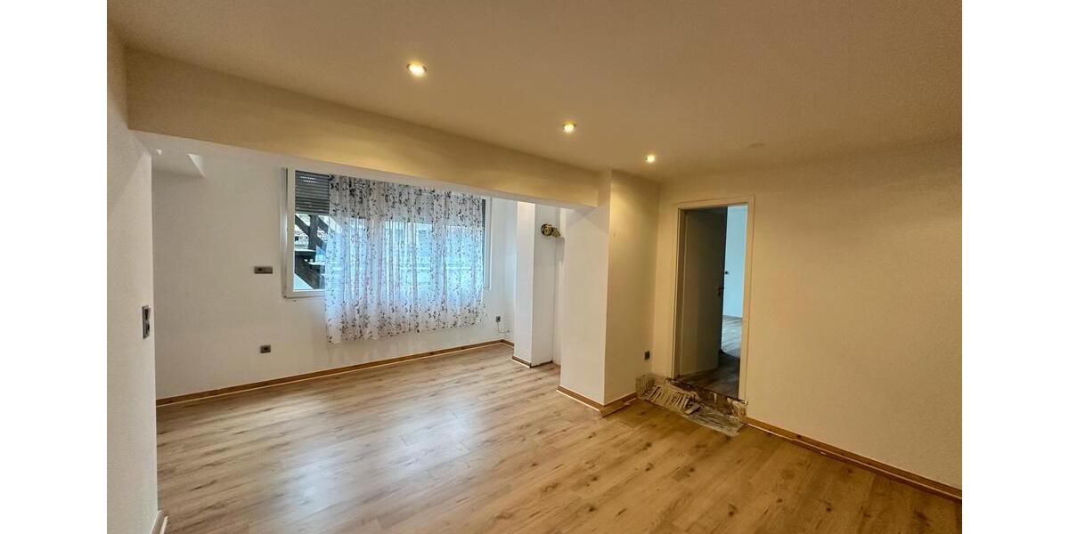 Erdgeschoßwohnung Recklinghausen Grullbad - 6 Zimmer, 155 m&sup2;, 1.599&euro; | Angebot:26127252