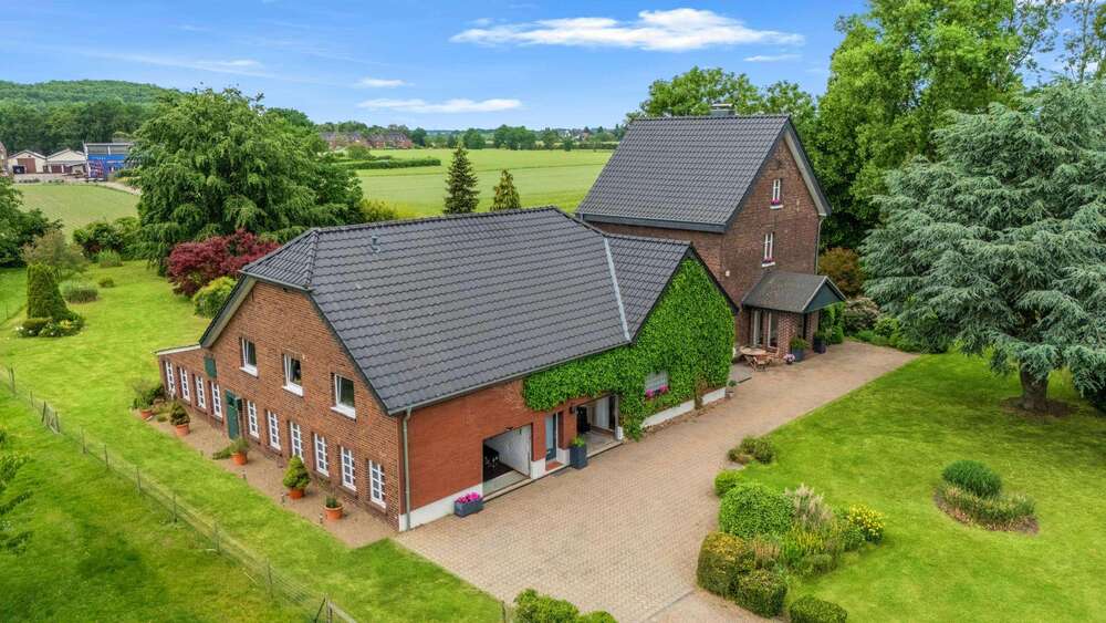 Einfamilienhaus Moers Rheinkamp - 8 Zimmer, 257 m&sup2;, 869.000&euro; | Angebot:26885339