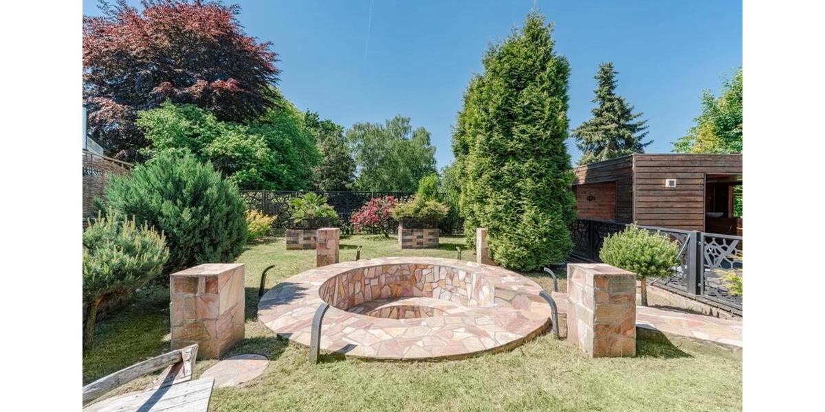 Einfamilienhaus Essen Stadtkern - 7 Zimmer, 350 m&sup2;, 300&euro; | Angebot:25297601