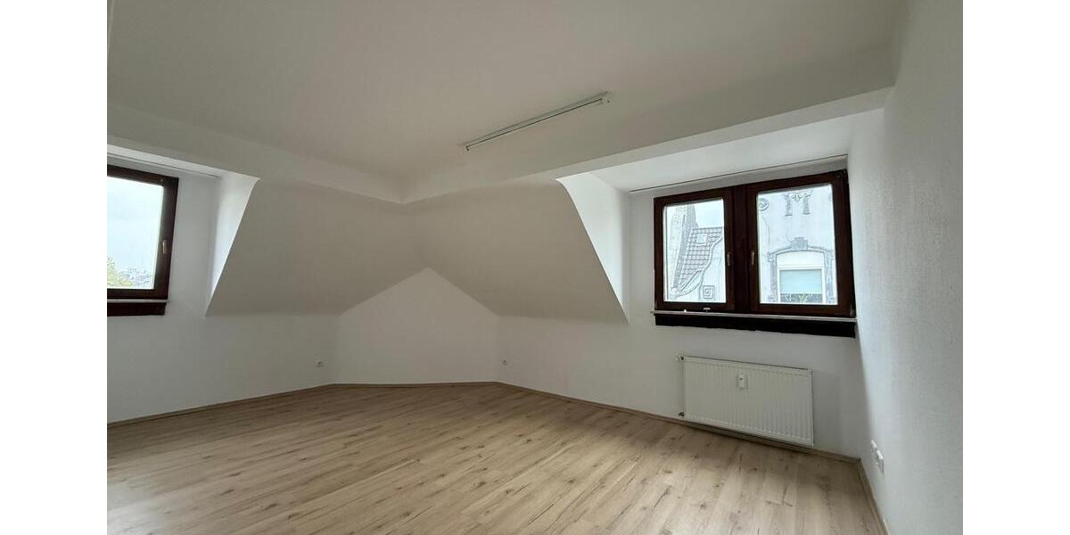 Helle Dachgeschosswohnung in der Innenstadt 3 zimmer