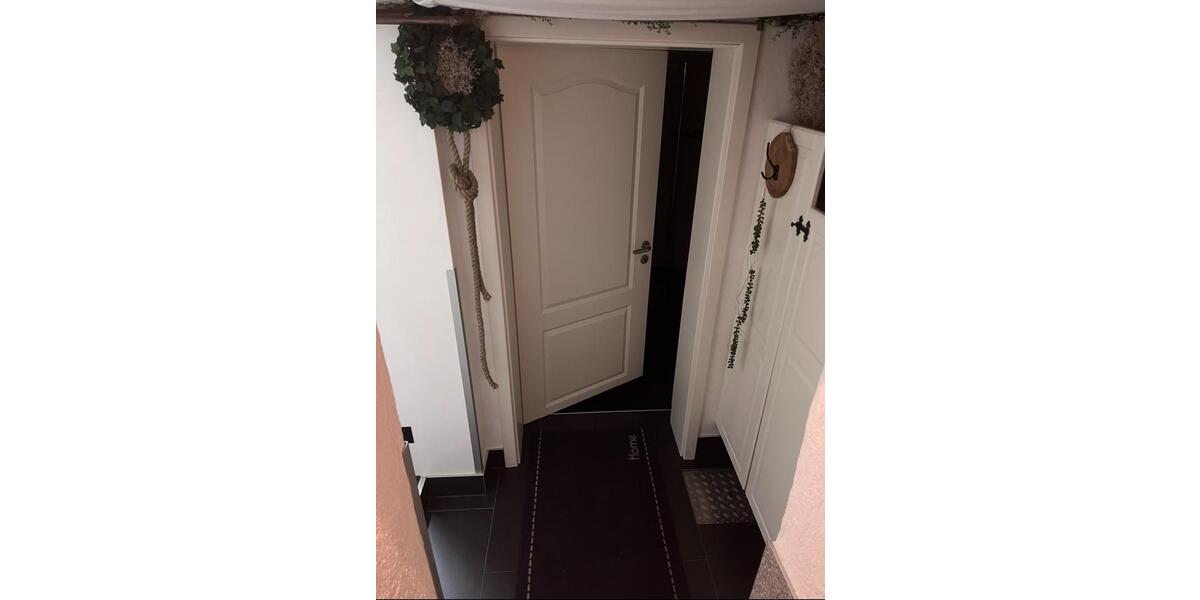 Reihenmittelhaus -modernisiert, gemütlich, mit Garten und Garagen 3.5 zimmer